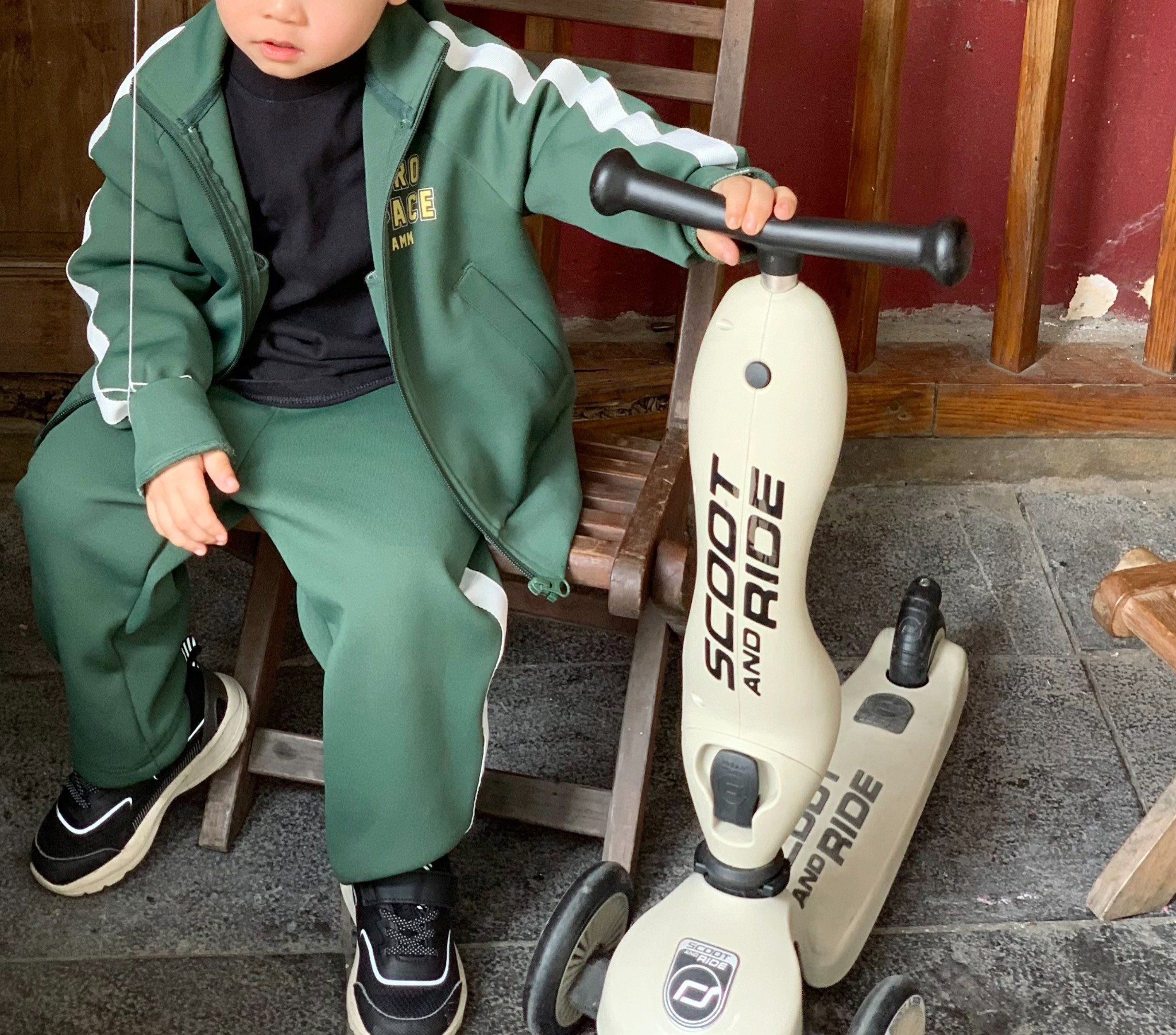  Áo khoác unisex trẻ em phối dây dệt in typo 