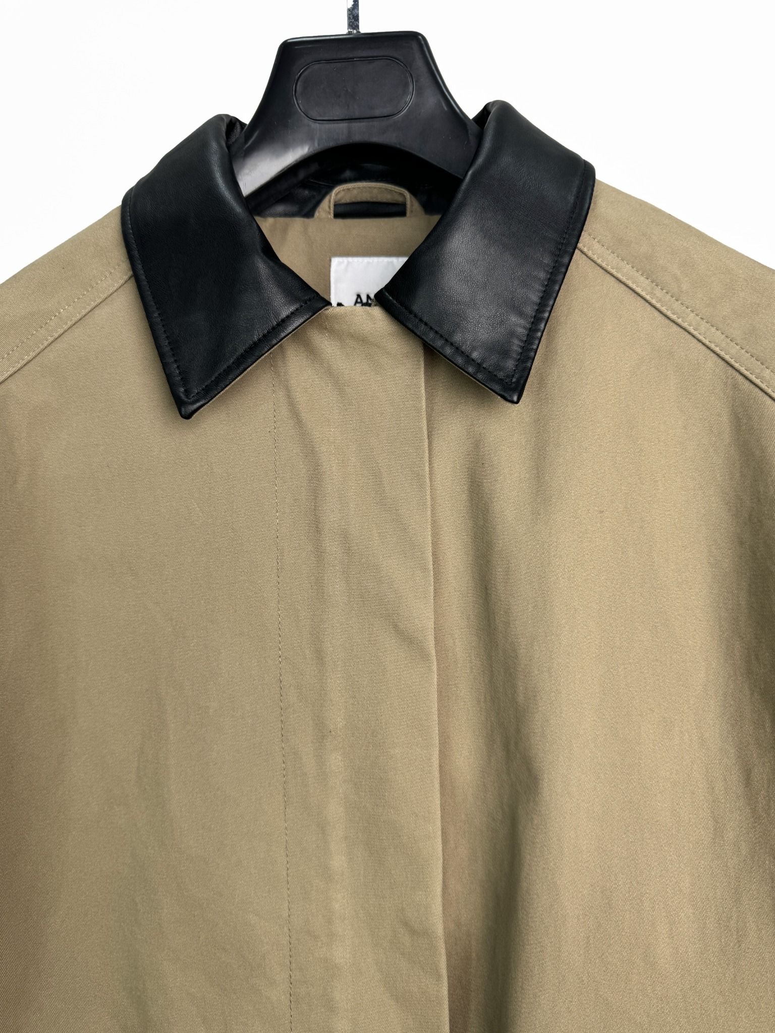  Áo khoác khaki nữ phối cổ da 