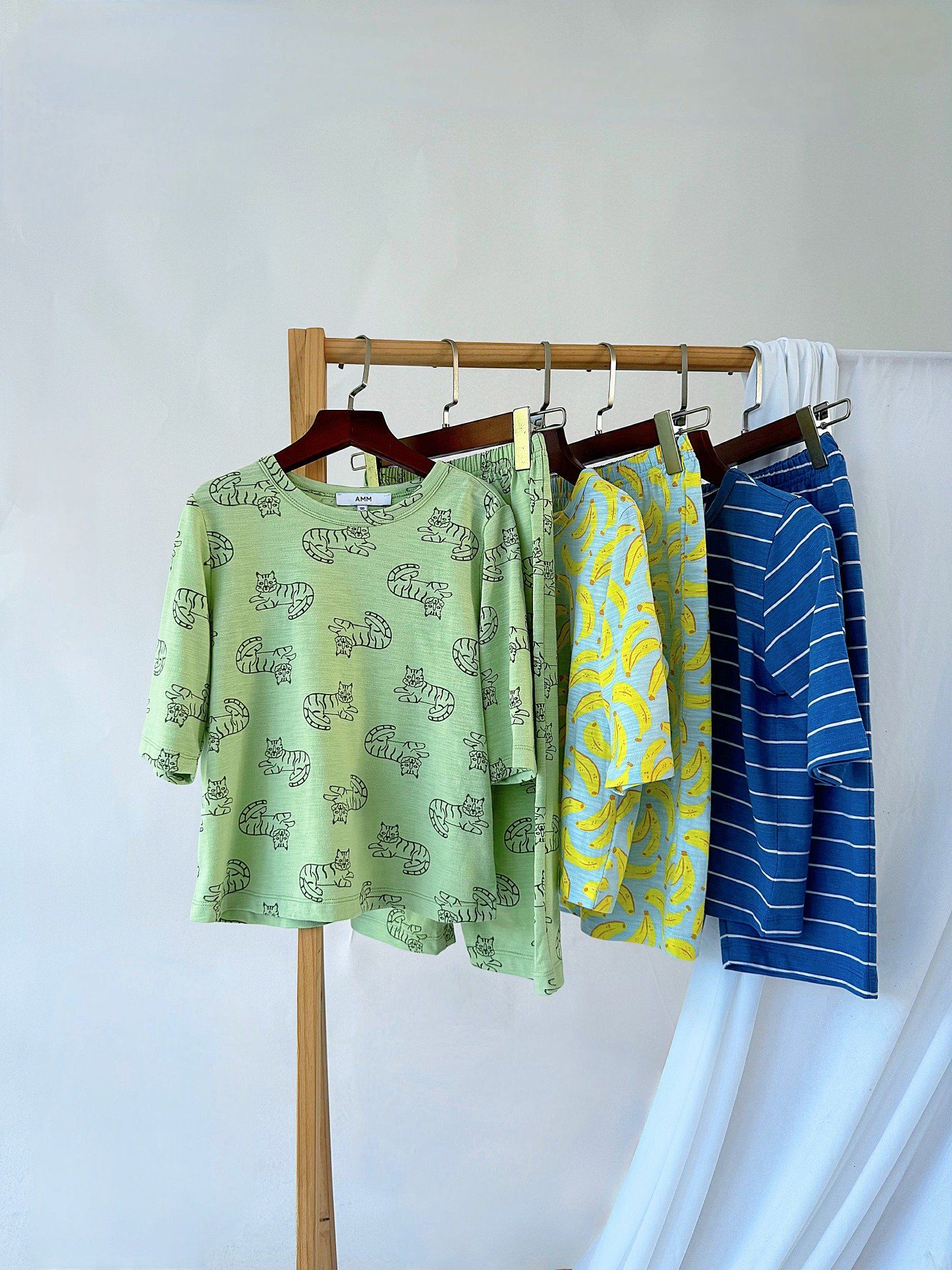  Bộ quần áo Unisex trẻ em vải single dáng lửng họa tiết 