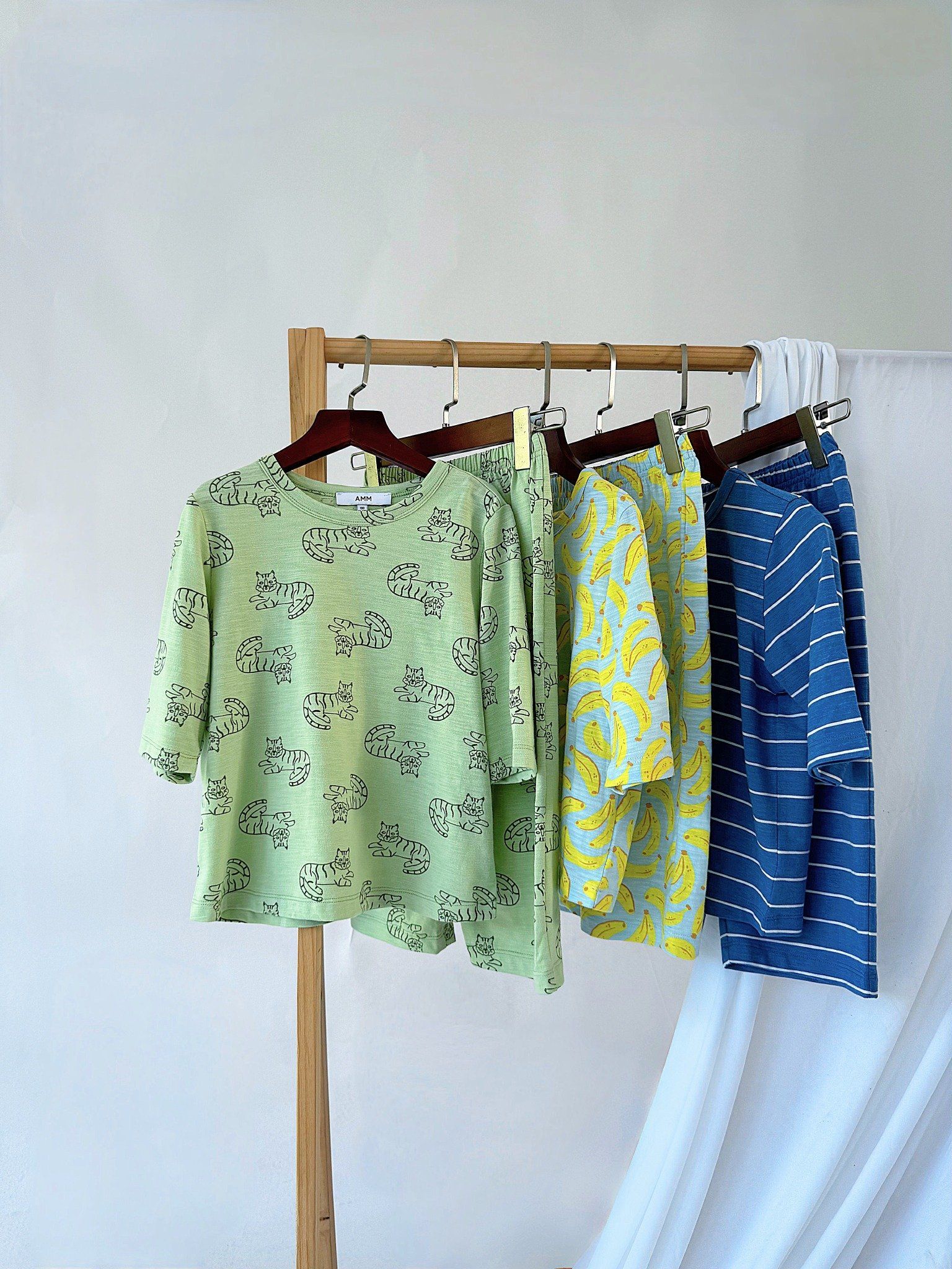 Bộ quần áo Unisex trẻ em vải single dáng lửng họa tiết 