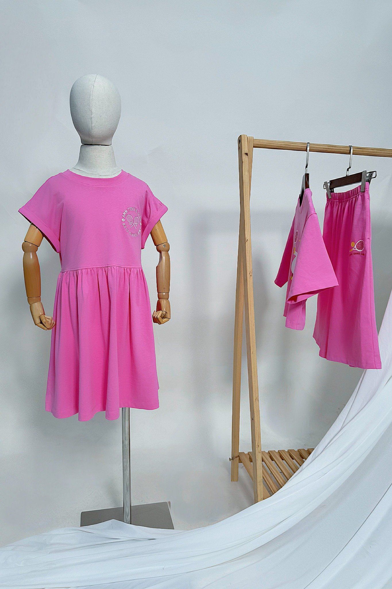  Đầm cotton bé gái tay ngắn dáng A-line thêu họa tiết 