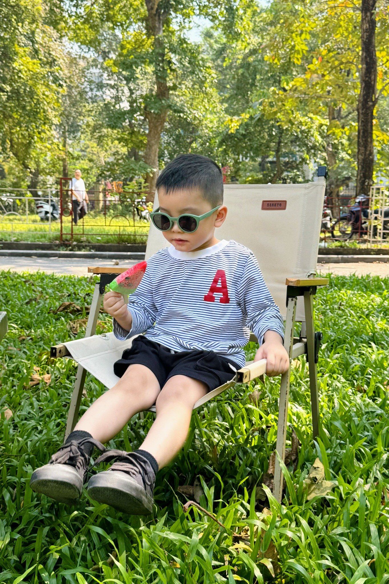  Áo phông kẻ dài tay unisex trẻ em in logo chữ A 