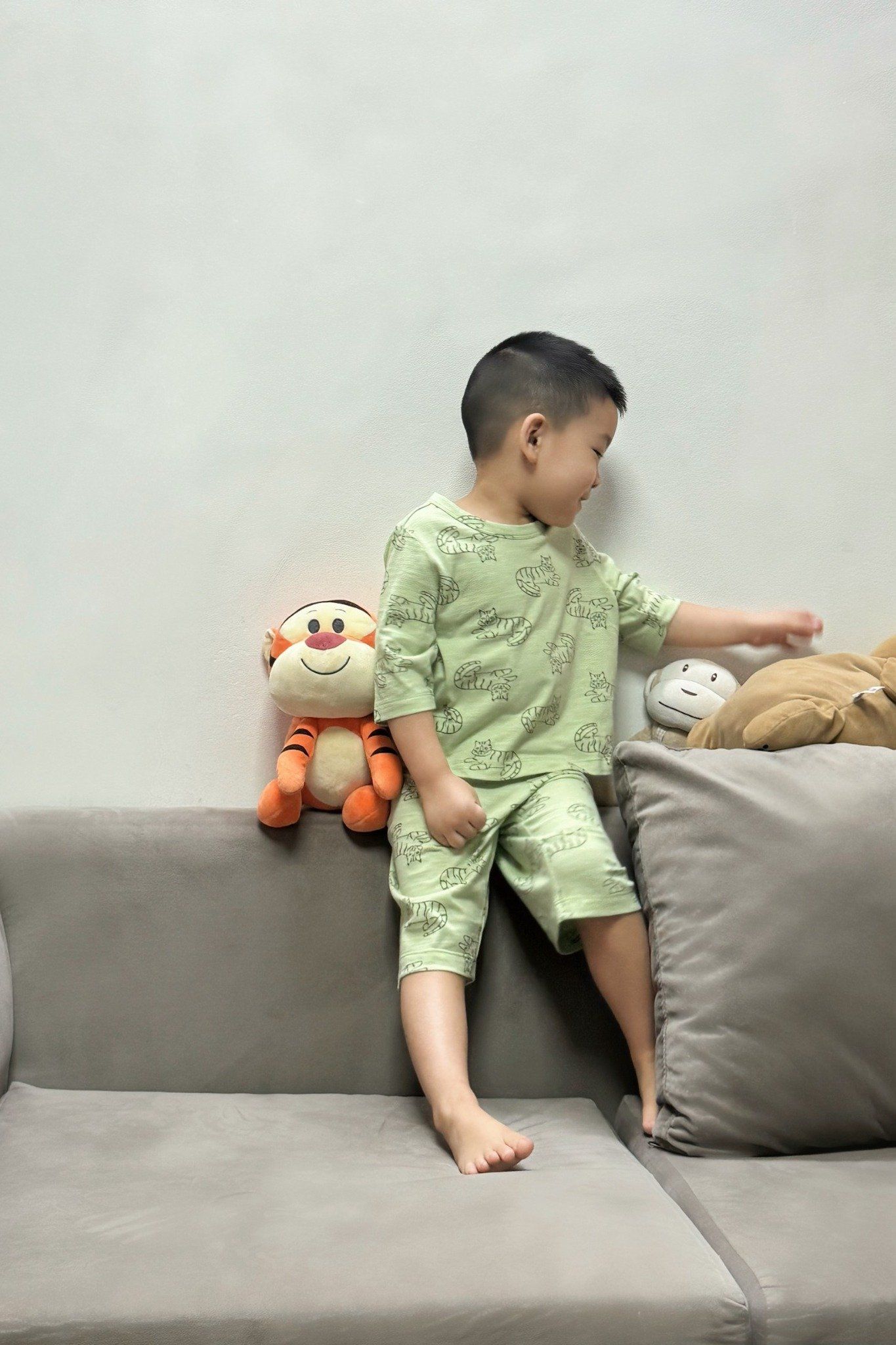  Bộ quần áo Unisex trẻ em vải single dáng lửng họa tiết 