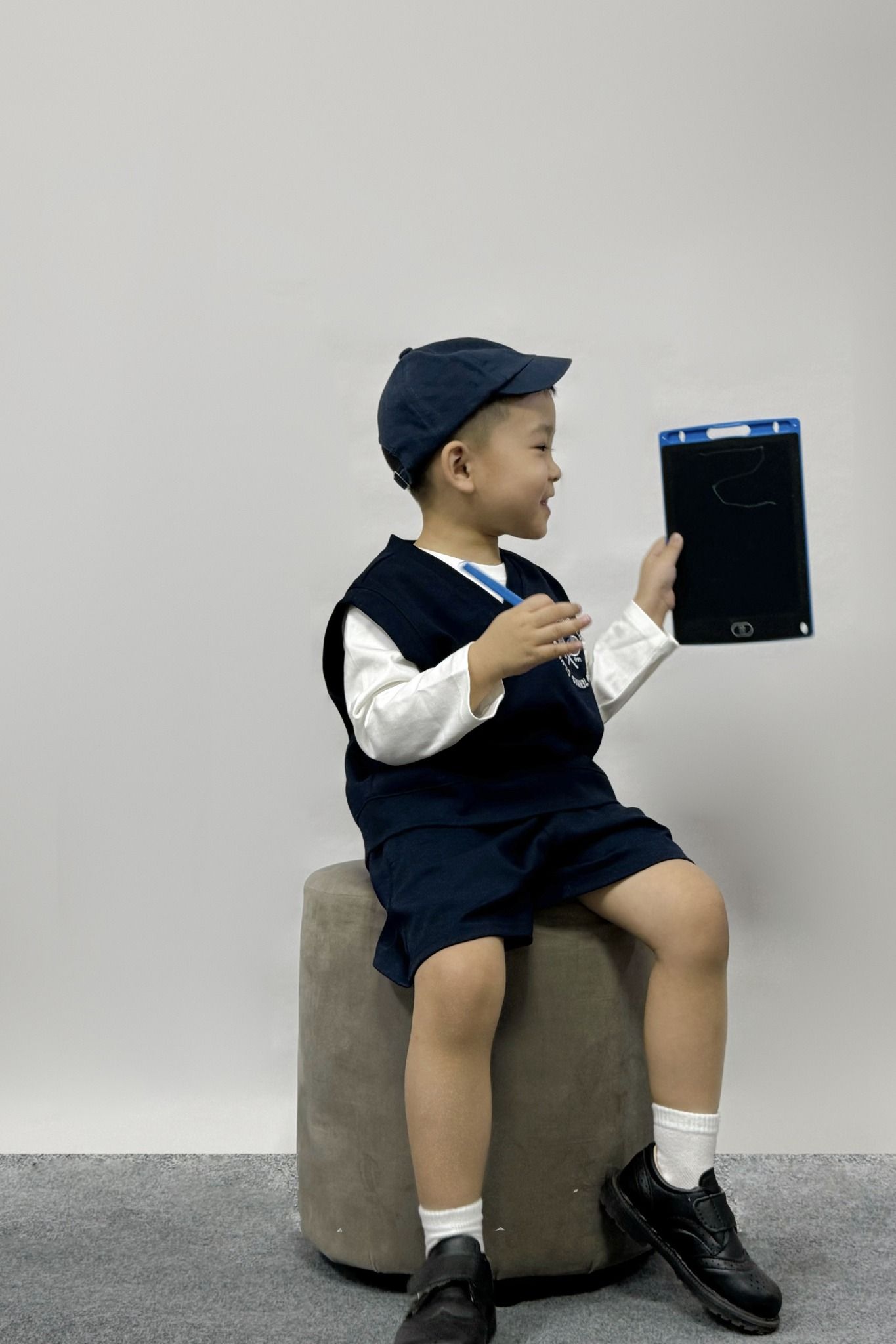  Bộ quần áo gilet bé trai ba chi tiết thêu chữ 