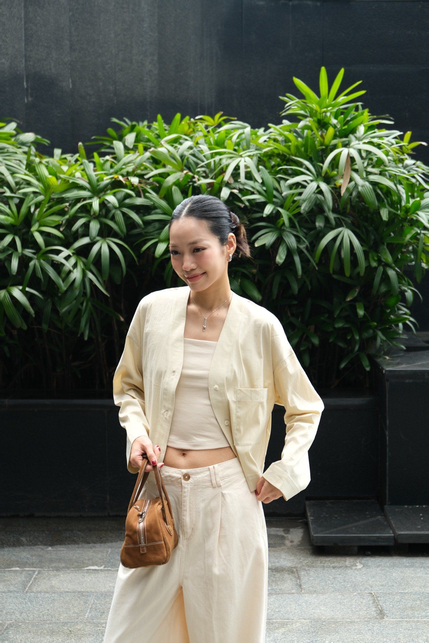  Áo kiểu Nữ dài tay dáng ngắn cổ V vải cotton thô 