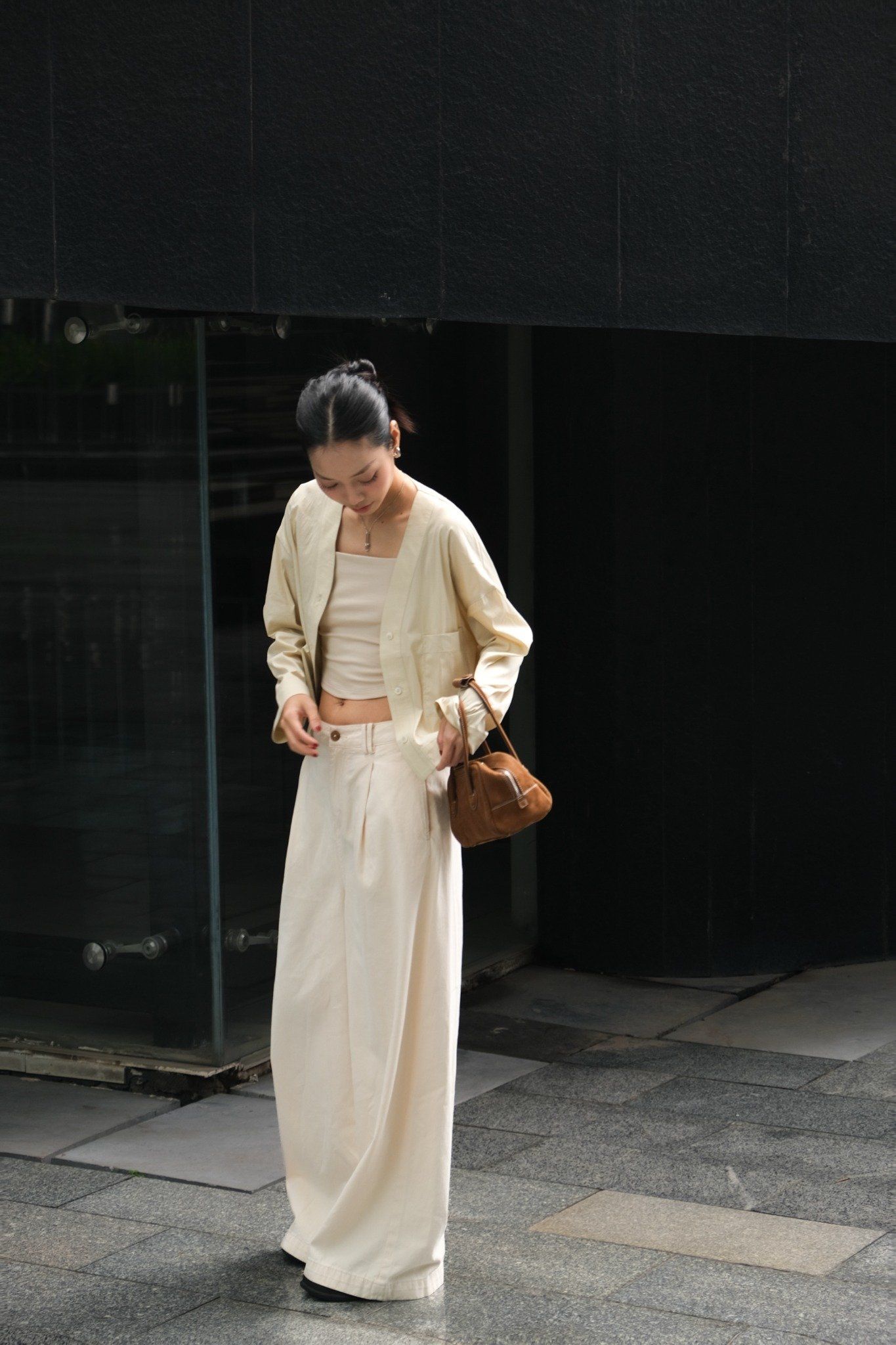  Quần khaki nữ có ly ống rộng 
