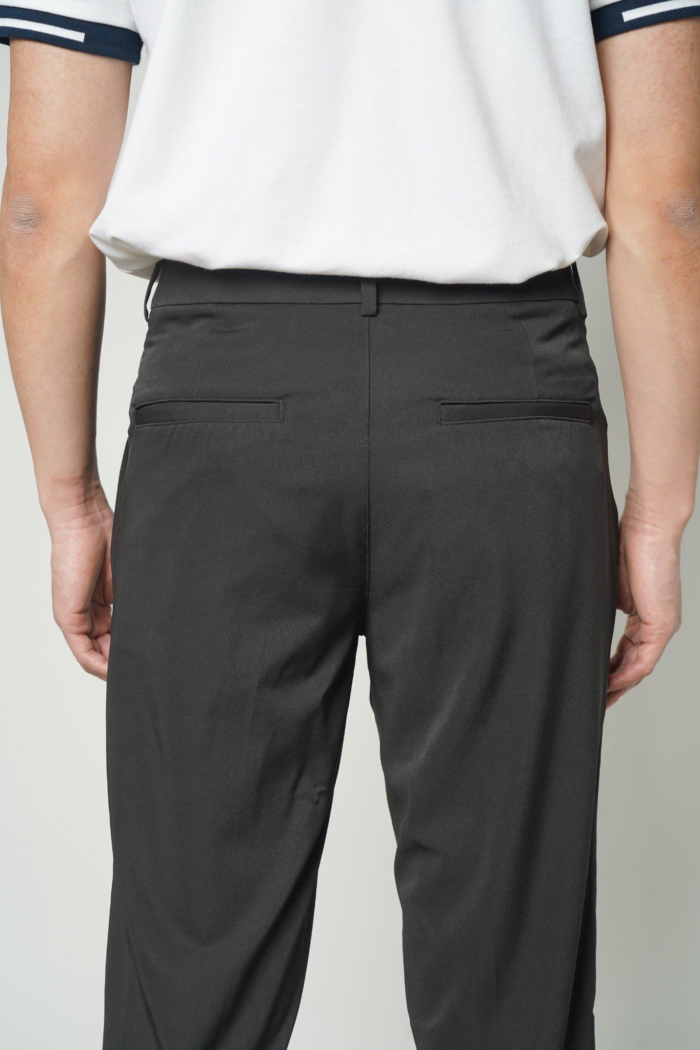  Quần âu nam dáng tapered 