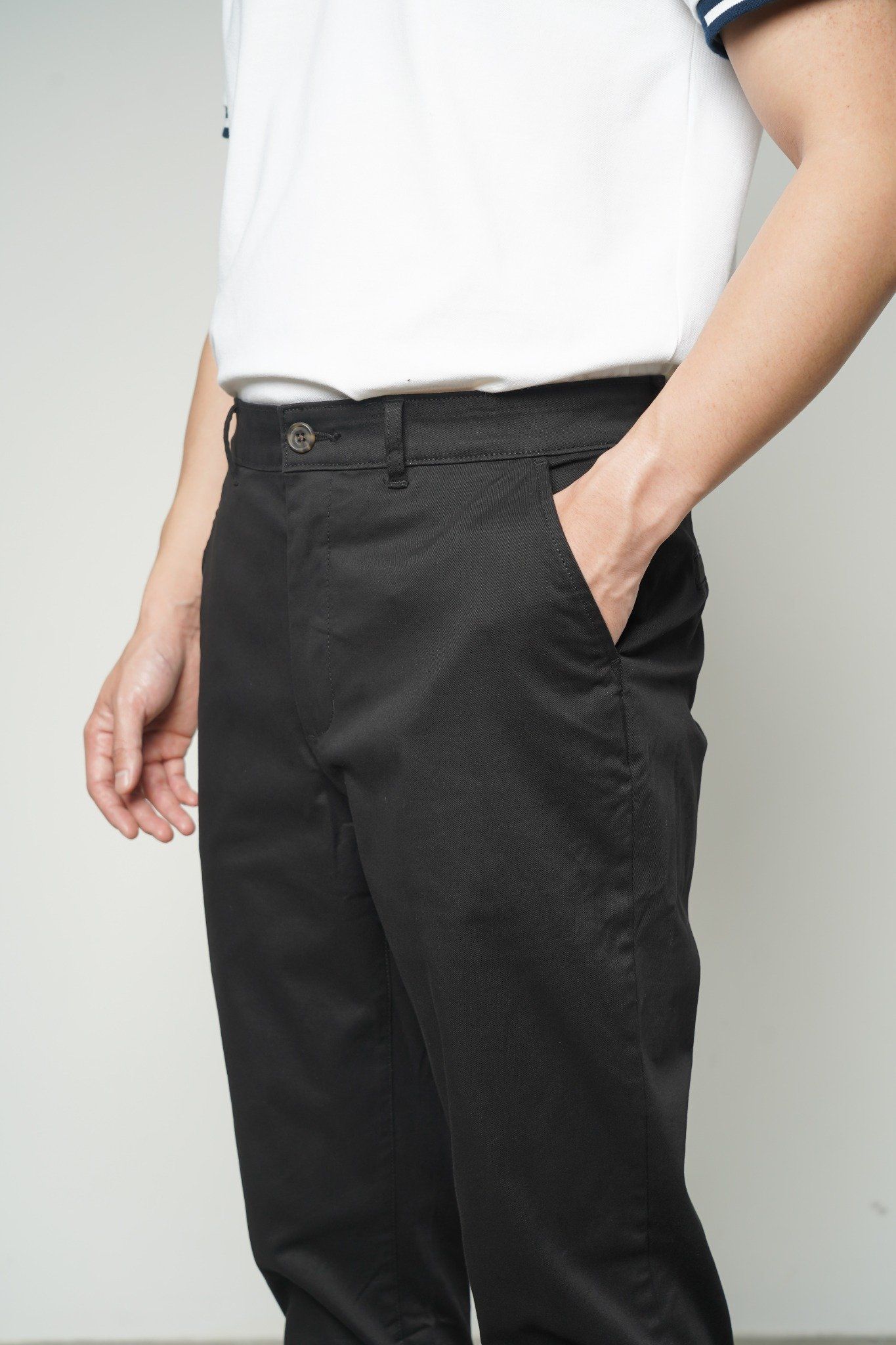  Quần chinos nam dáng ôm vải twill 