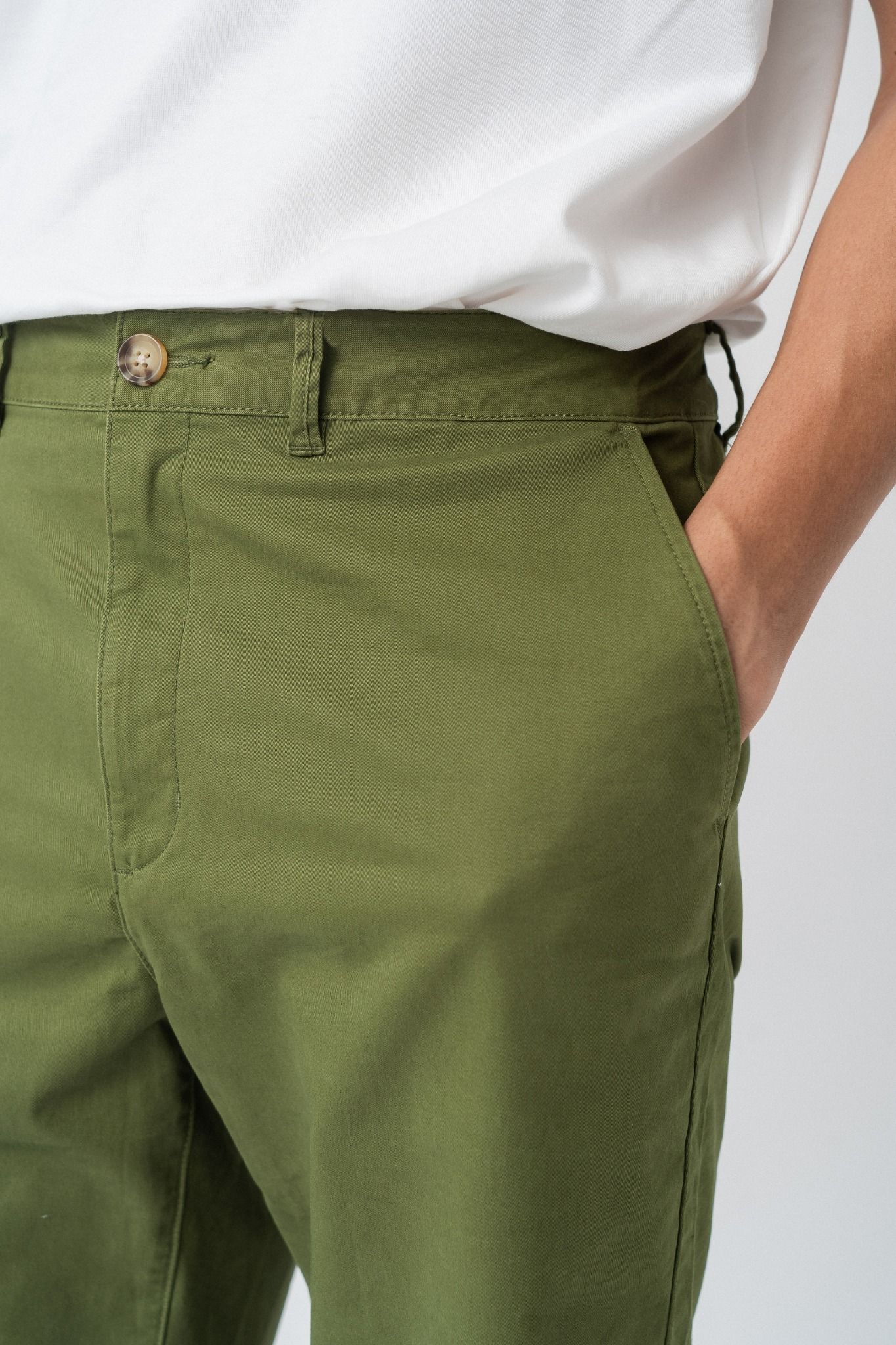  Quần shorts nam vải khaki dáng ôm RC 