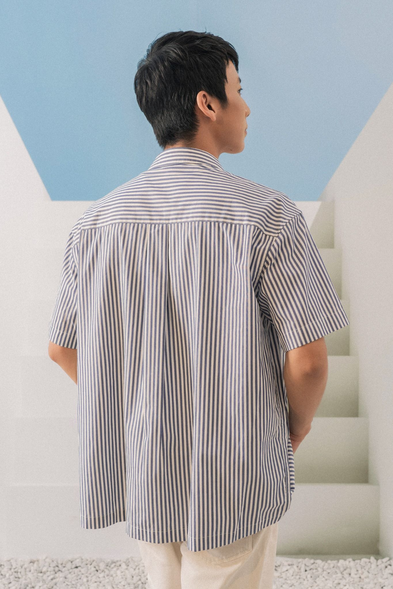  Áo sơ mi kẻ ngắn tay dáng thoải mái 