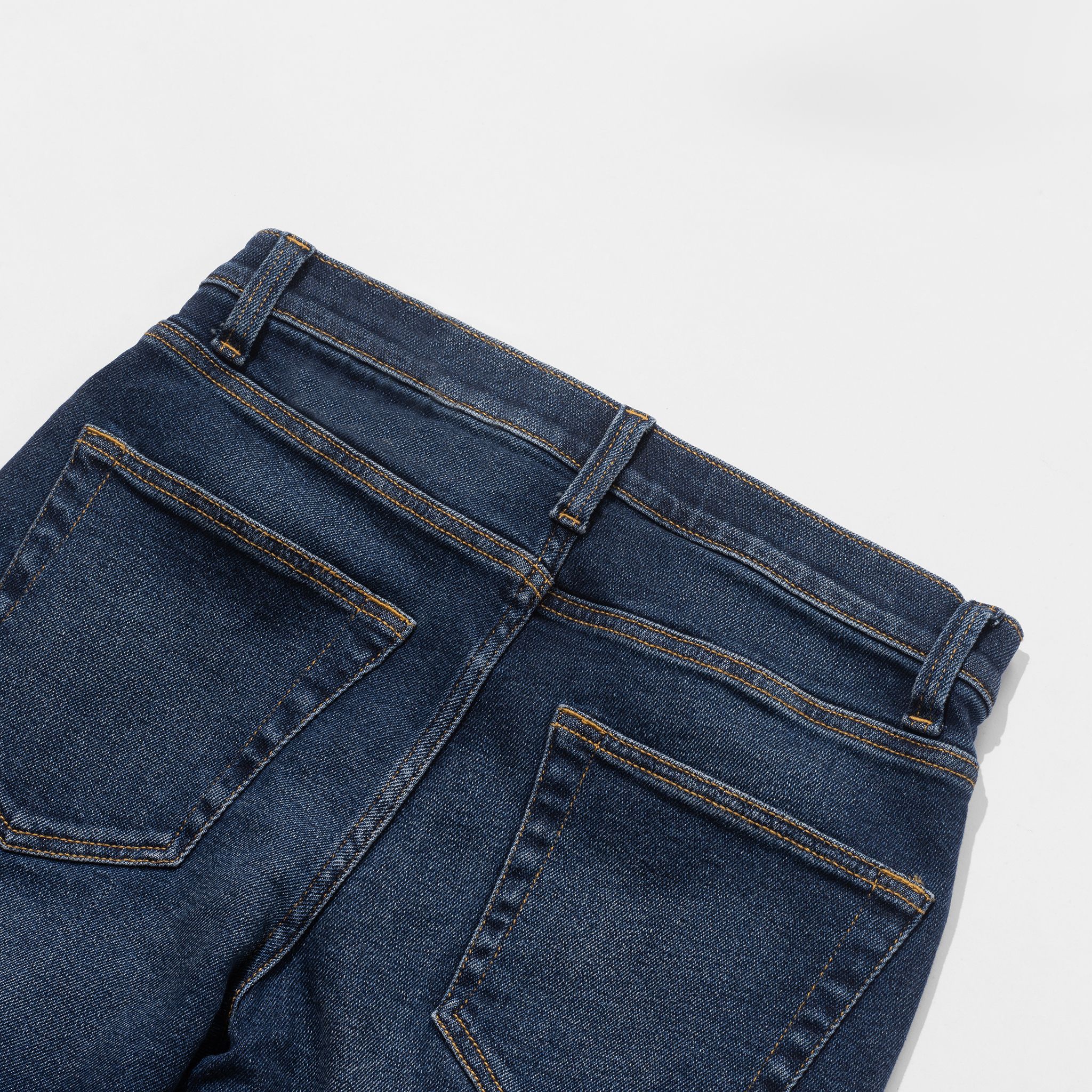  Quần Jeans nam dáng Taper 