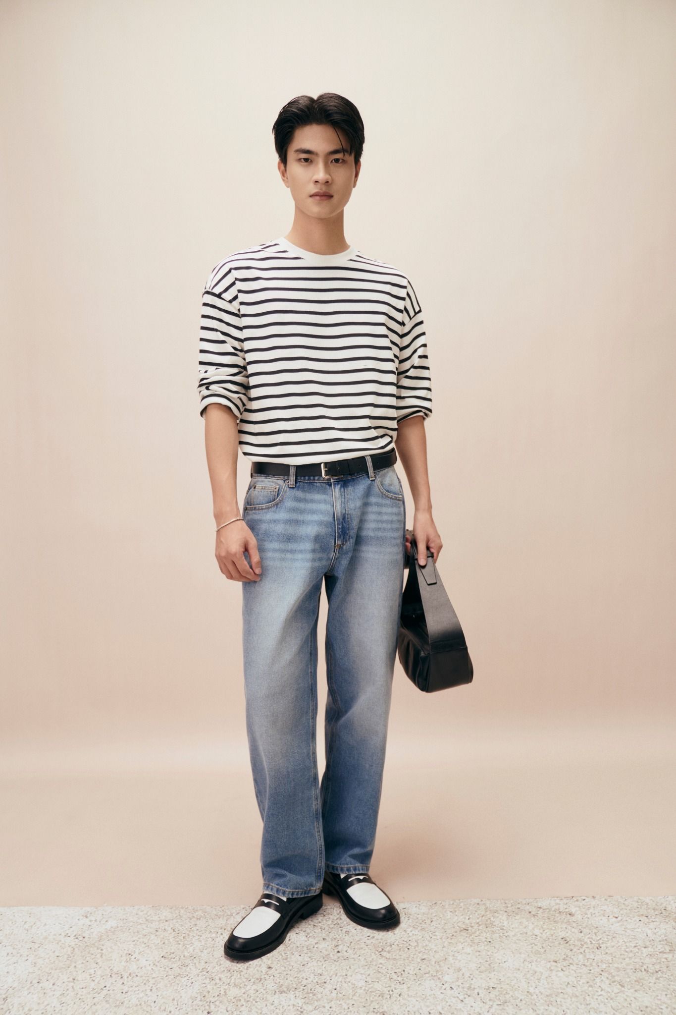  Quần denim nam dáng loose 