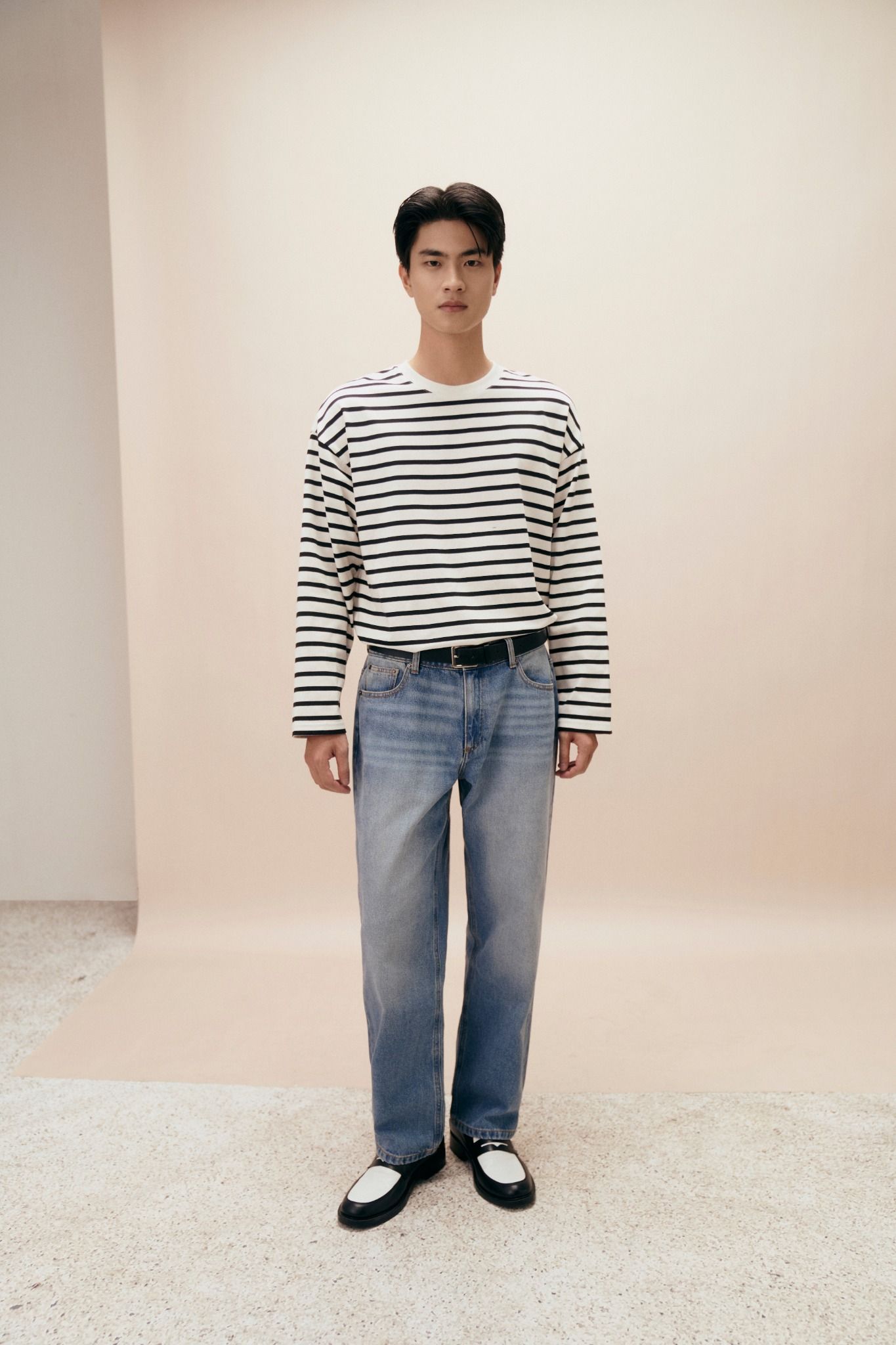  Quần denim nam dáng loose 
