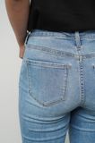  Quần jeans nữ ống ôm sát 