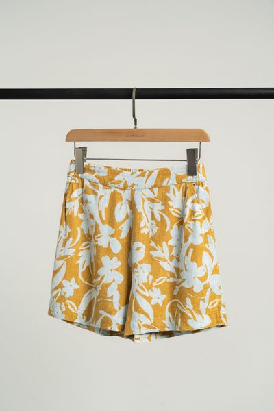  Quần shorts vải linen hoạ tiết hoa lá 