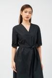  Váy suông cổ V có đai vải poplin nhăn 