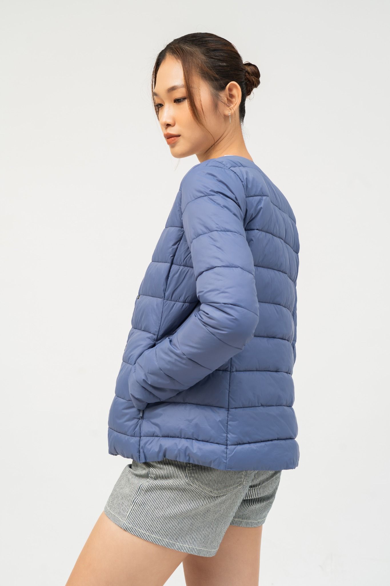  Áo khoác nữ chần bông cài khuy 