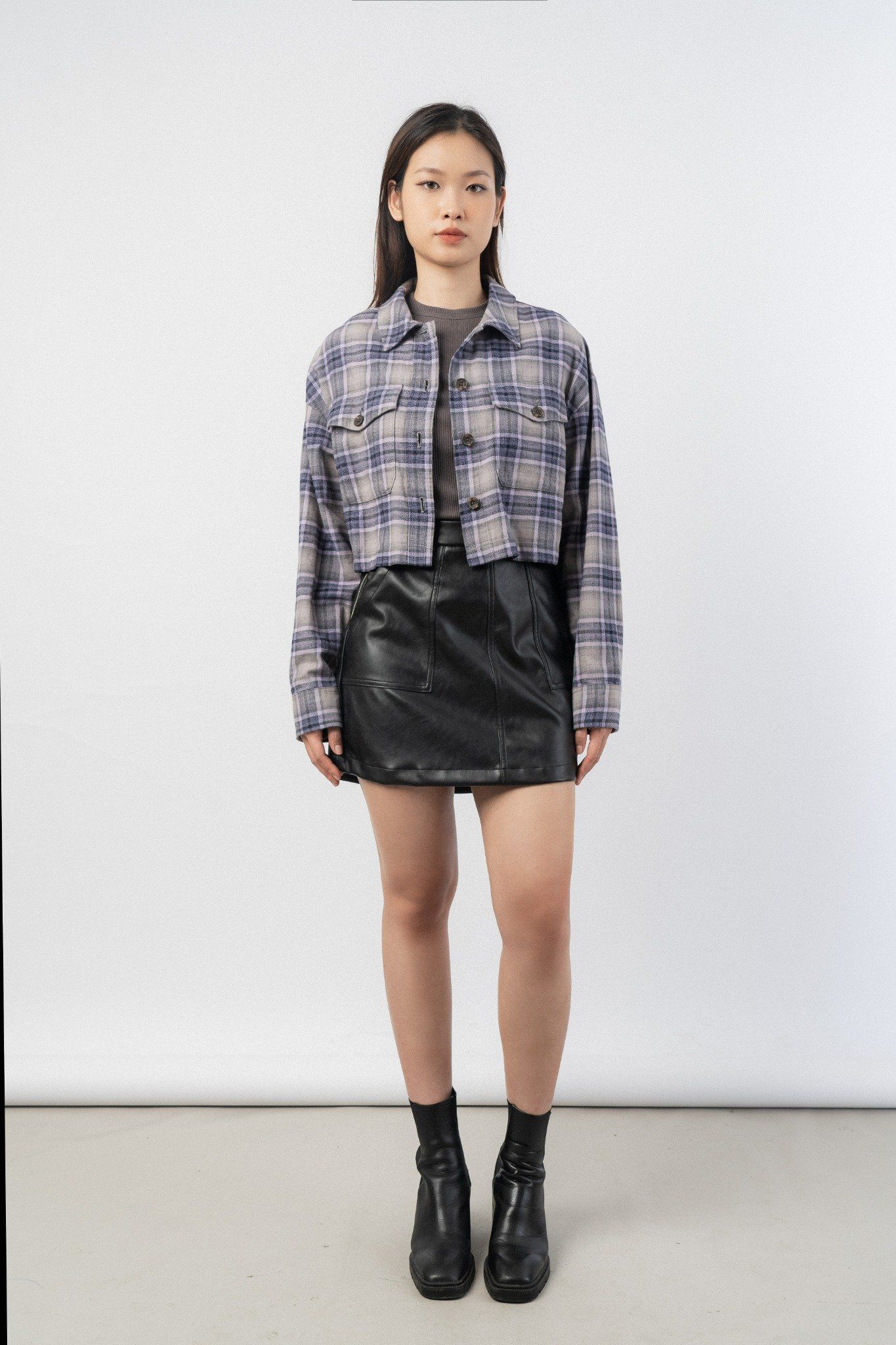  Áo sơ mi nữ flannel kẻ túi ngực 