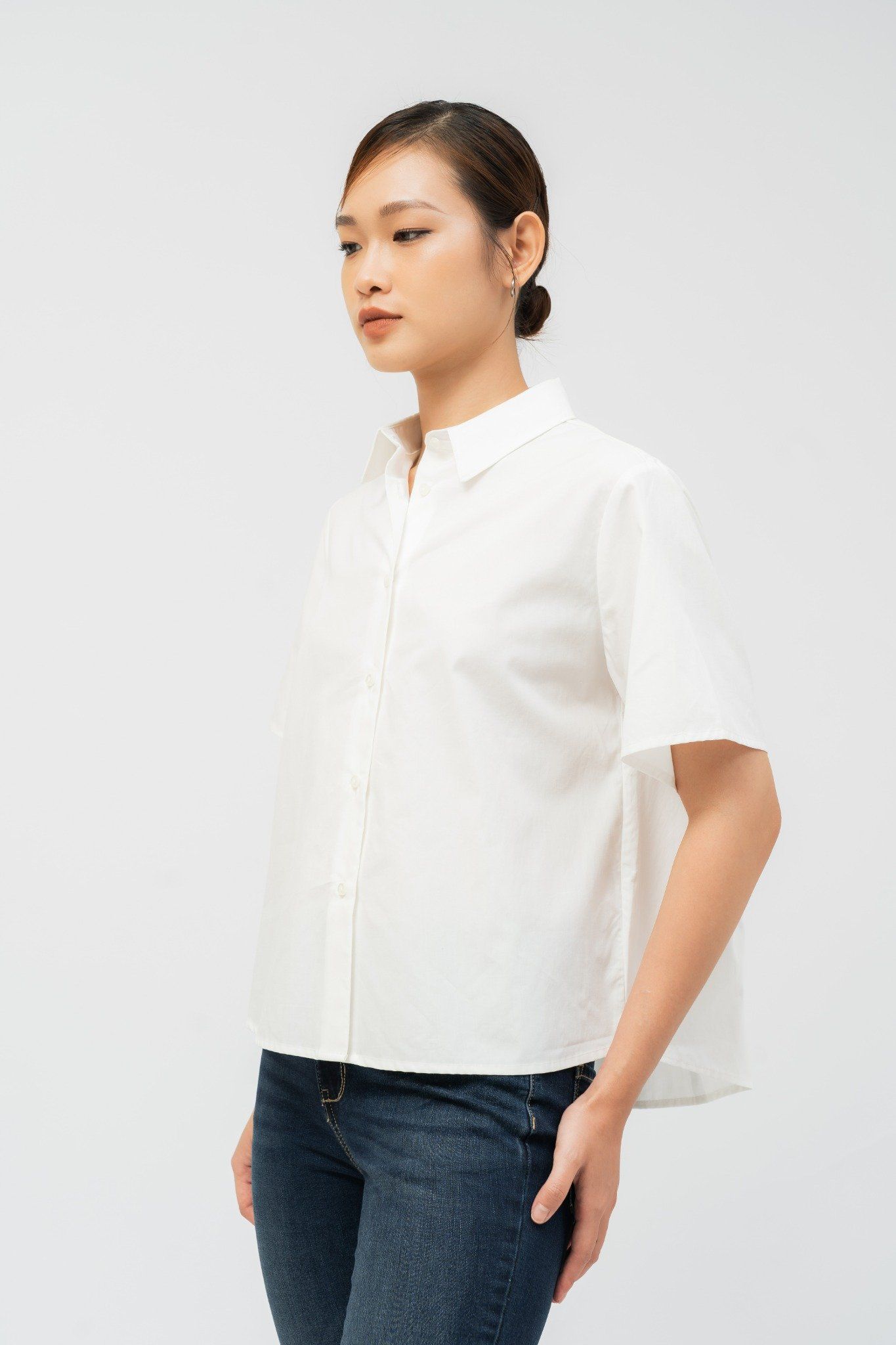  Áo sơ mi nữ ngắn tay dáng hộp vải poplin nhăn 