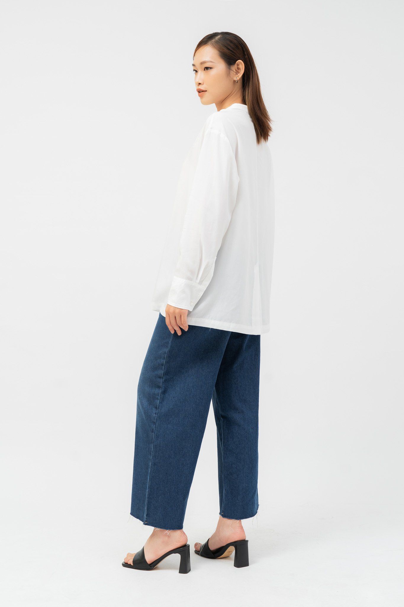  Áo sơ mi nữ cổ trụ xếp ly thân trước vải tencel 