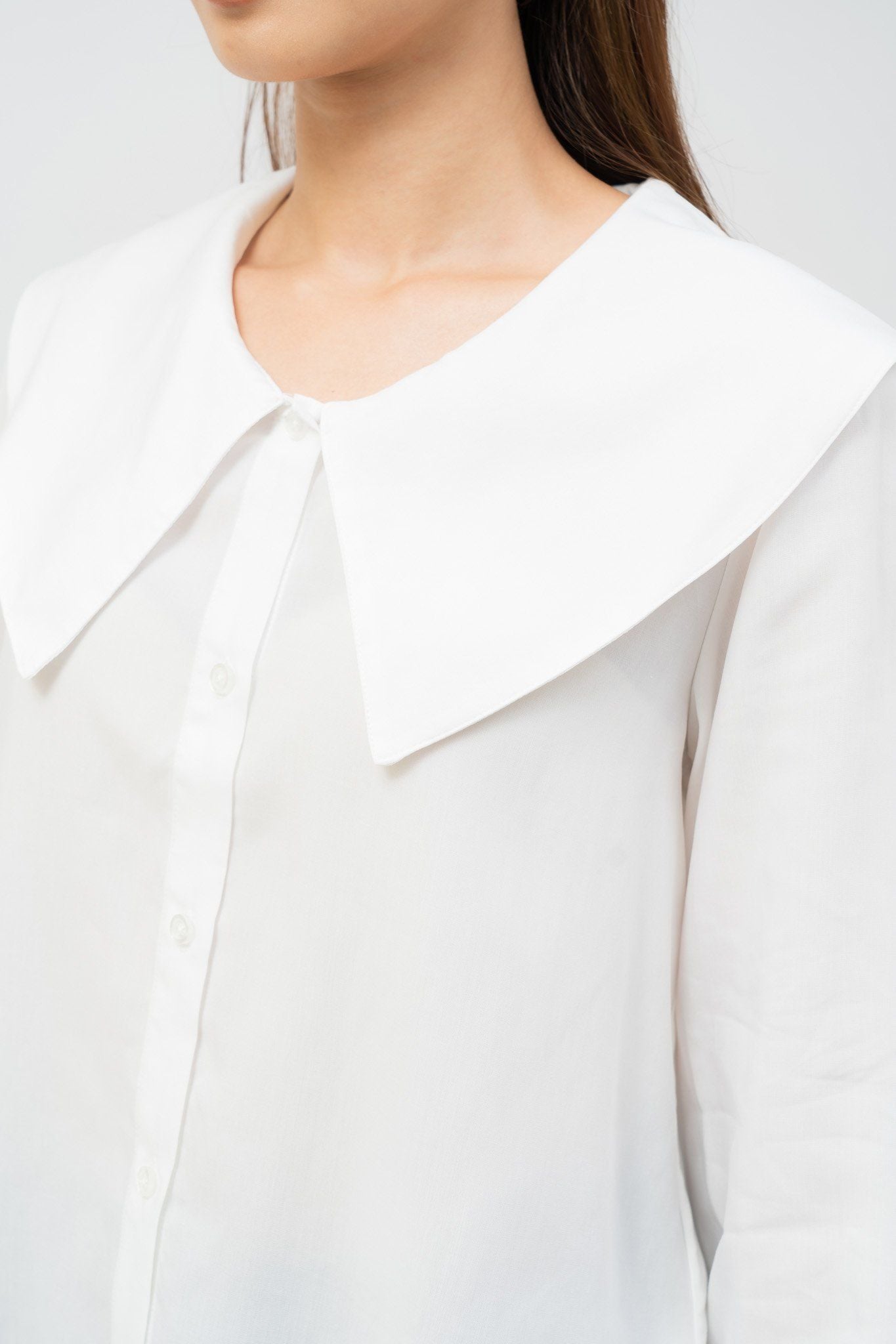  Áo sơ mi nữ tay bồng cổ rộng vải tencel 