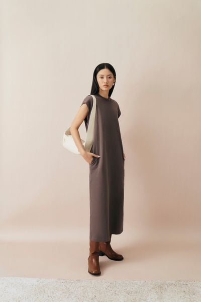  Đầm midi nữ vải single tay ngắn xẻ vạt sau 