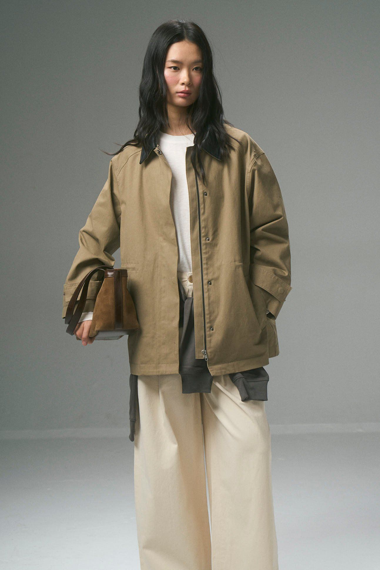  Áo khoác khaki nữ phối cổ da 