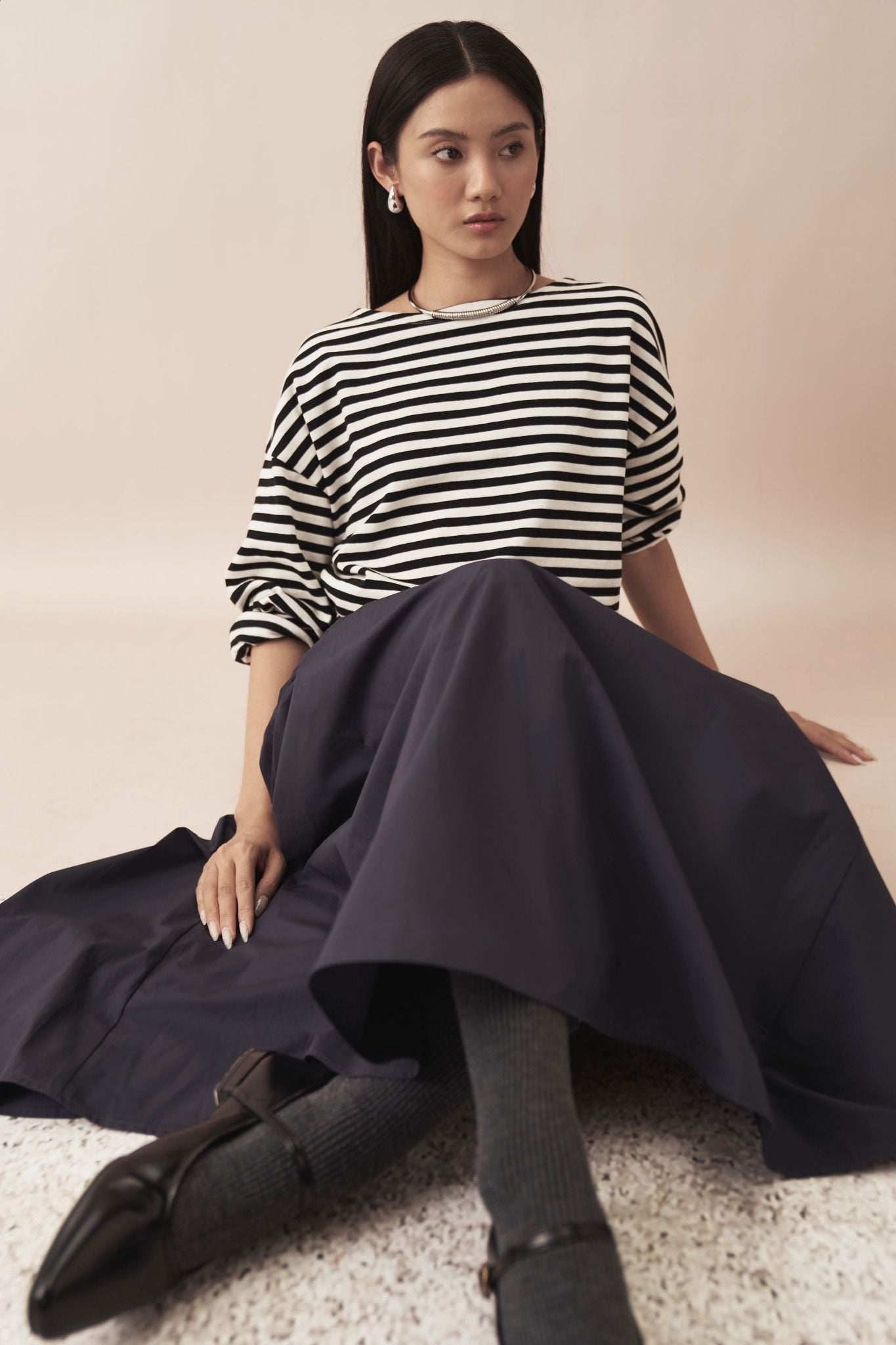  Chân váy midi nữ vải Poplin xếp ly ngang eo 