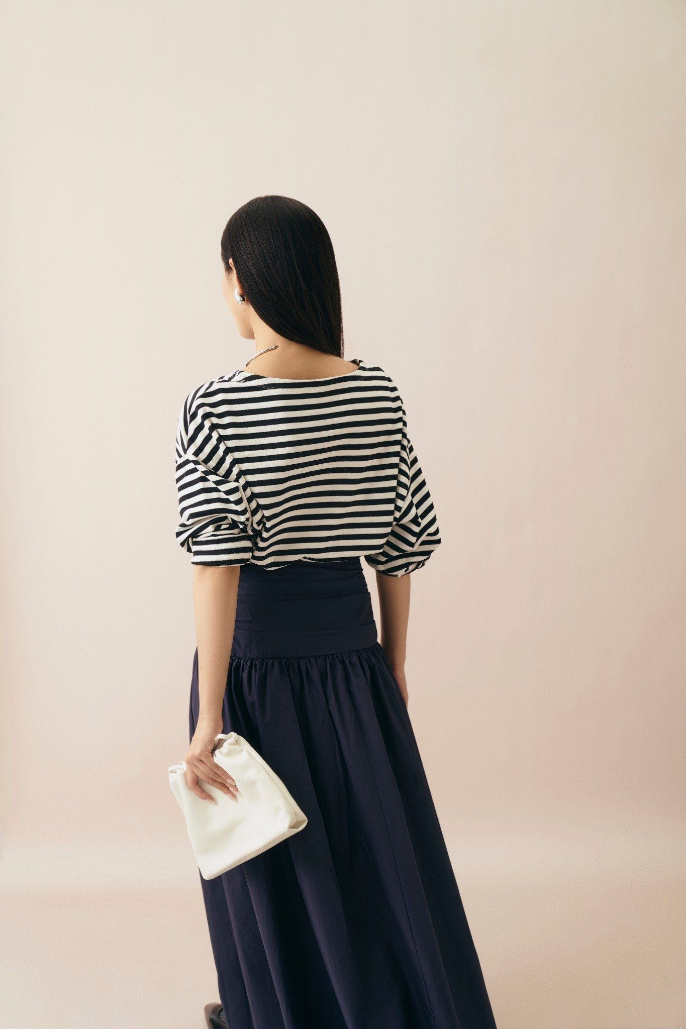  Áo phông nữ dài tay dáng rộng họa tiết kẻ 