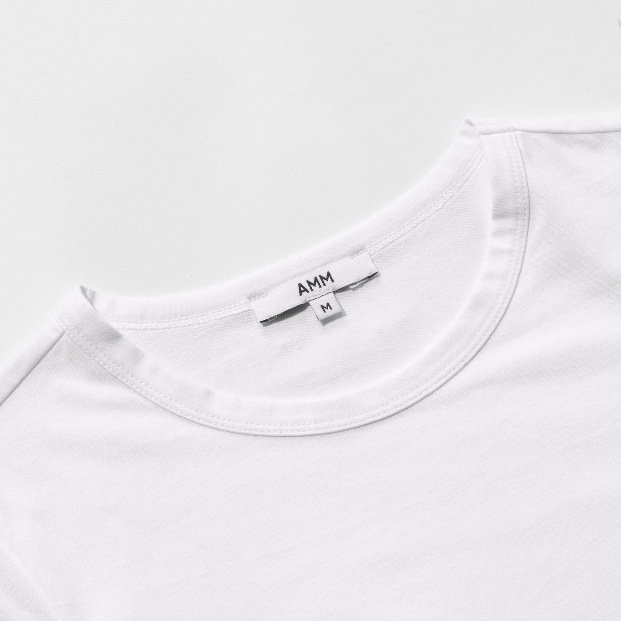  Áo phông nữ cut-out dáng crop vải cotton 