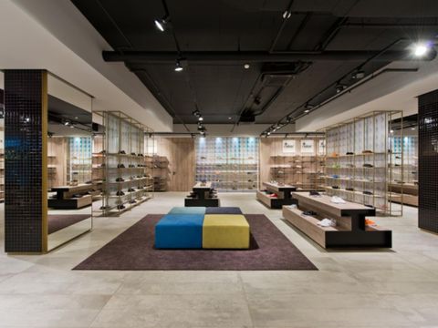  Cửa hàng giày dép 