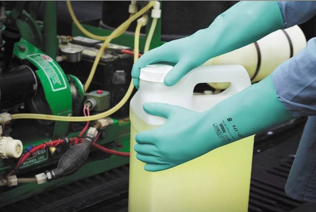Găng Tay Cao Su Nitrile Chống Hóa Chất Ansell 37-185 Giá Rẻ