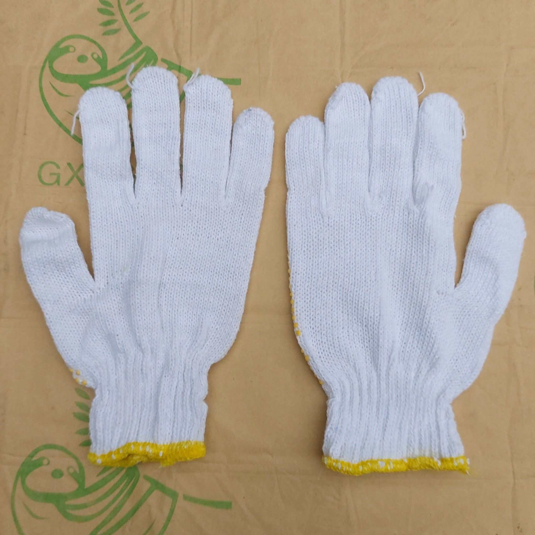 Găng tay sợi len phủ nhạt nhựa