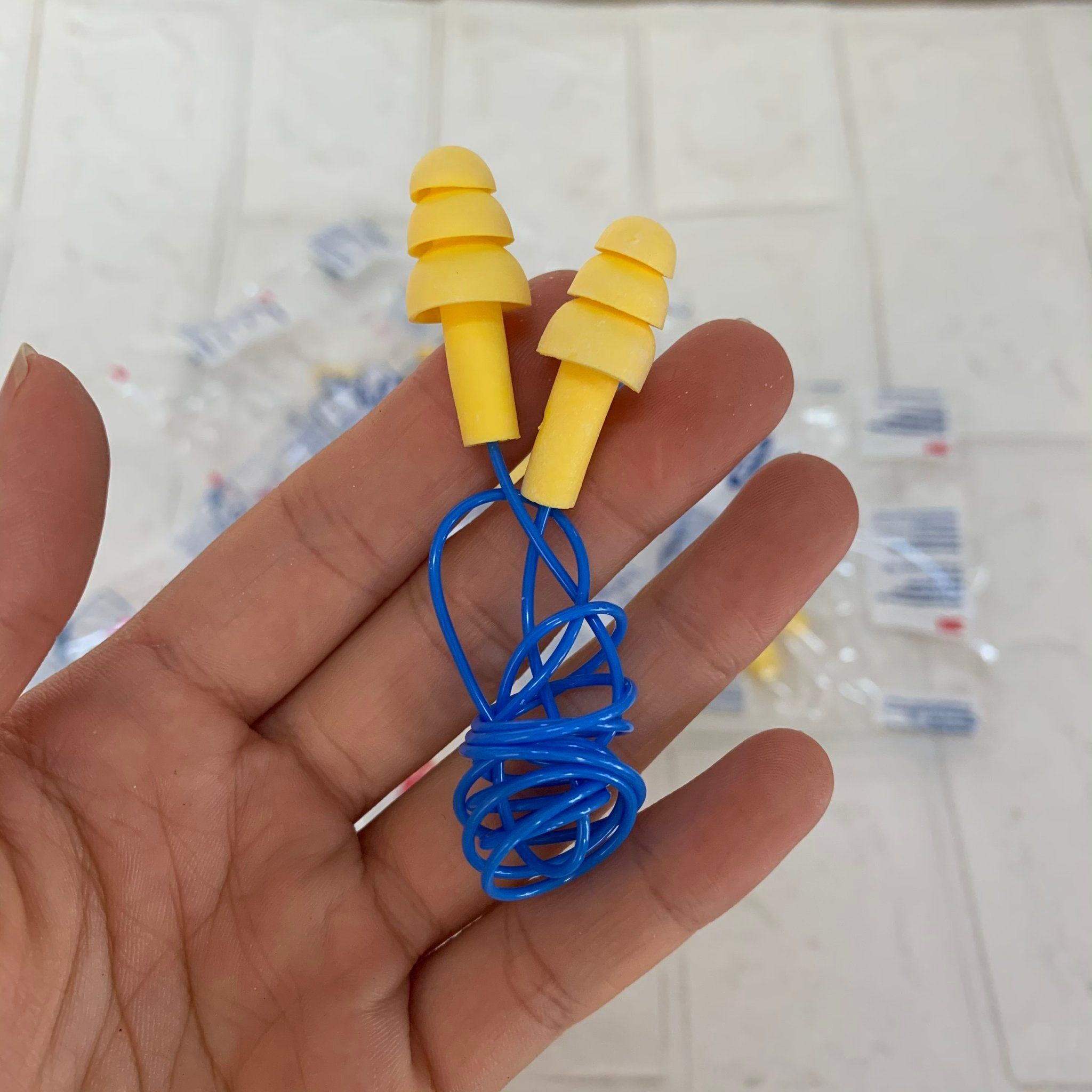 Nút Bịt Tai Chống Ồn 3M 4004 Chính Hãng Có Dây Giảm Ồn 28DB