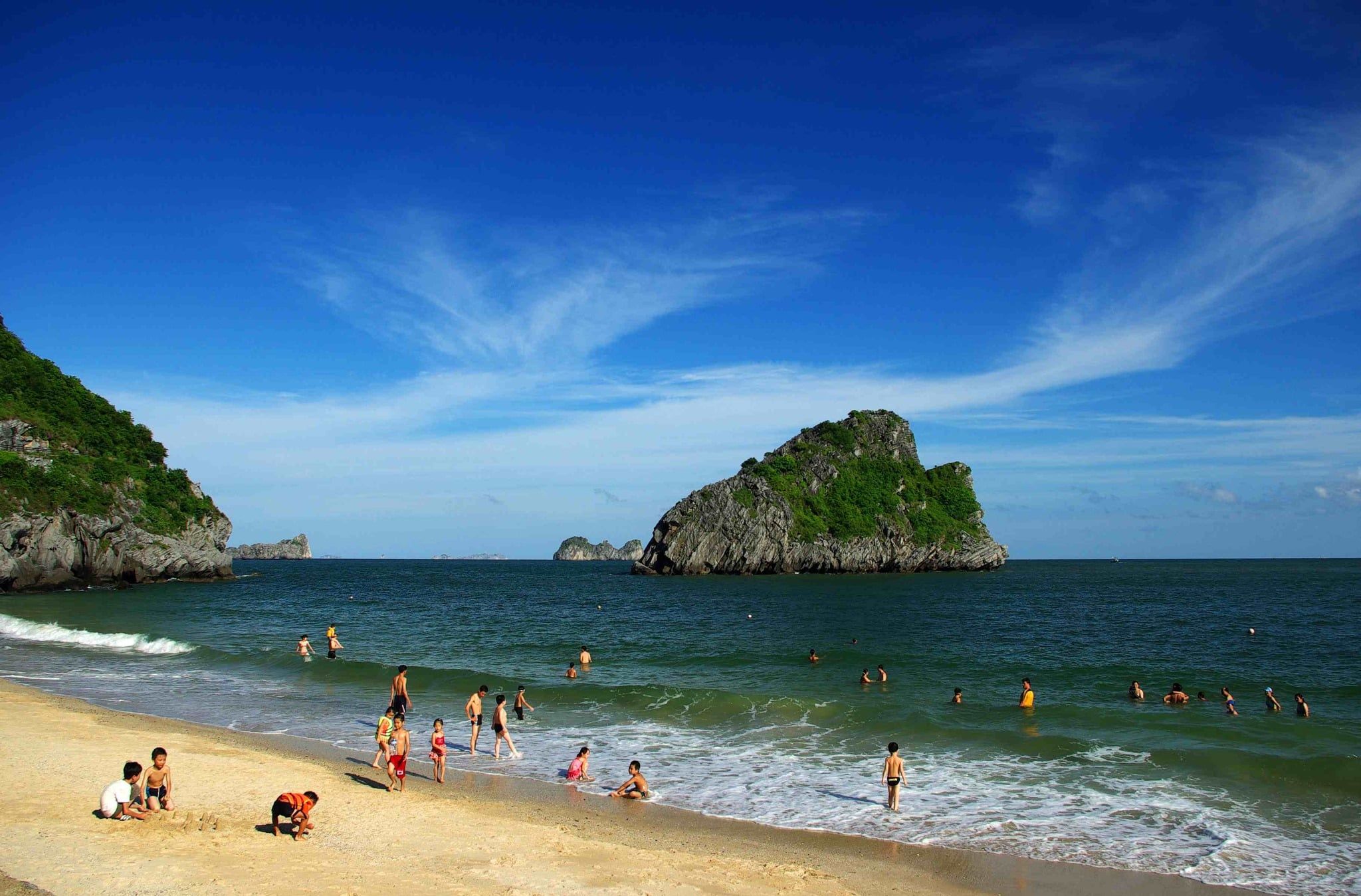 ĐẢO NGỌC CÁT BÀ - VỊNH LAN HẠ - HANG SÁNG HANG TỐI