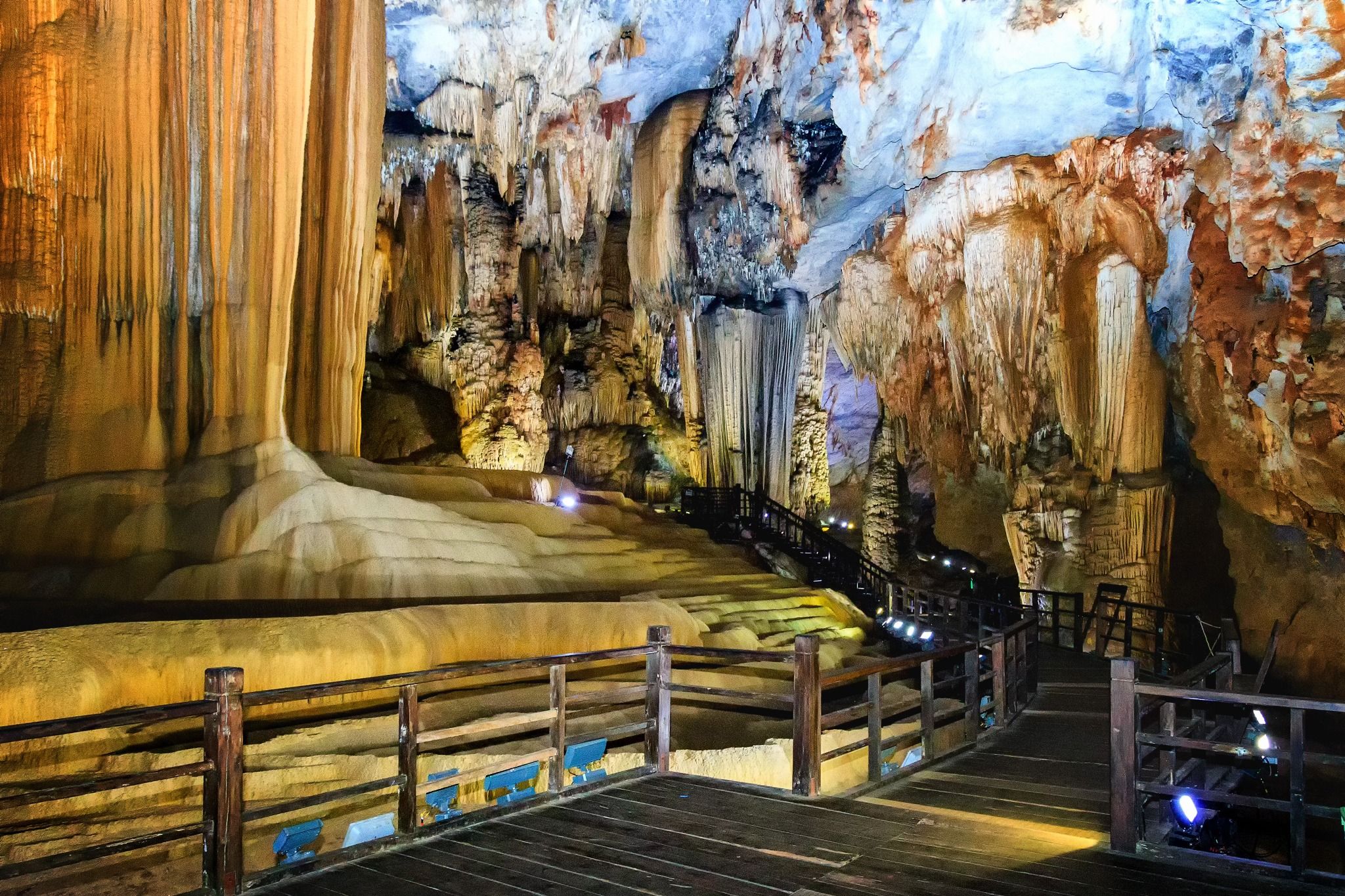 TOUR HÀ NỘI - QUẢNG BÌNH 3 NGÀY 3 ĐÊM: KHÁM PHÁ DẢI ĐẤT MIỀN TRUNG XINH ĐẸP