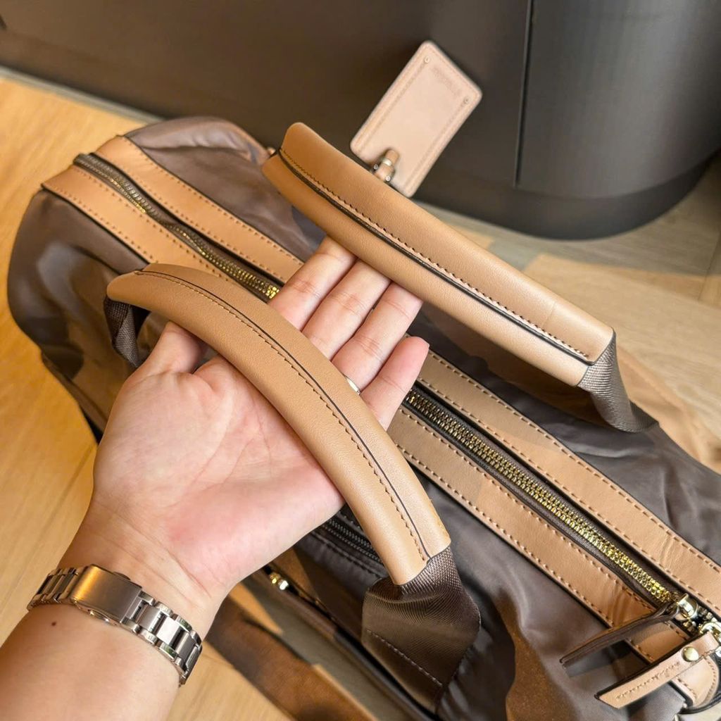 TX Vali Tracker Briefcase on Wheels sz 17,3 BO835