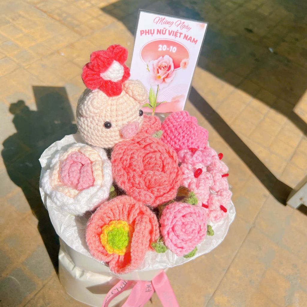 Bó Hoa Tròn Heo Hoa Hồng