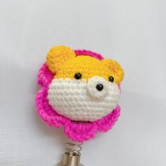 Lúc Lắc Gấu Vàng Viền Hoa