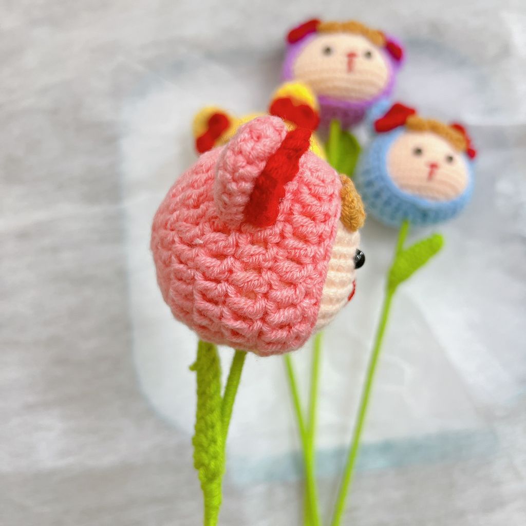 Cành Bé Cột Nơ Đỏ