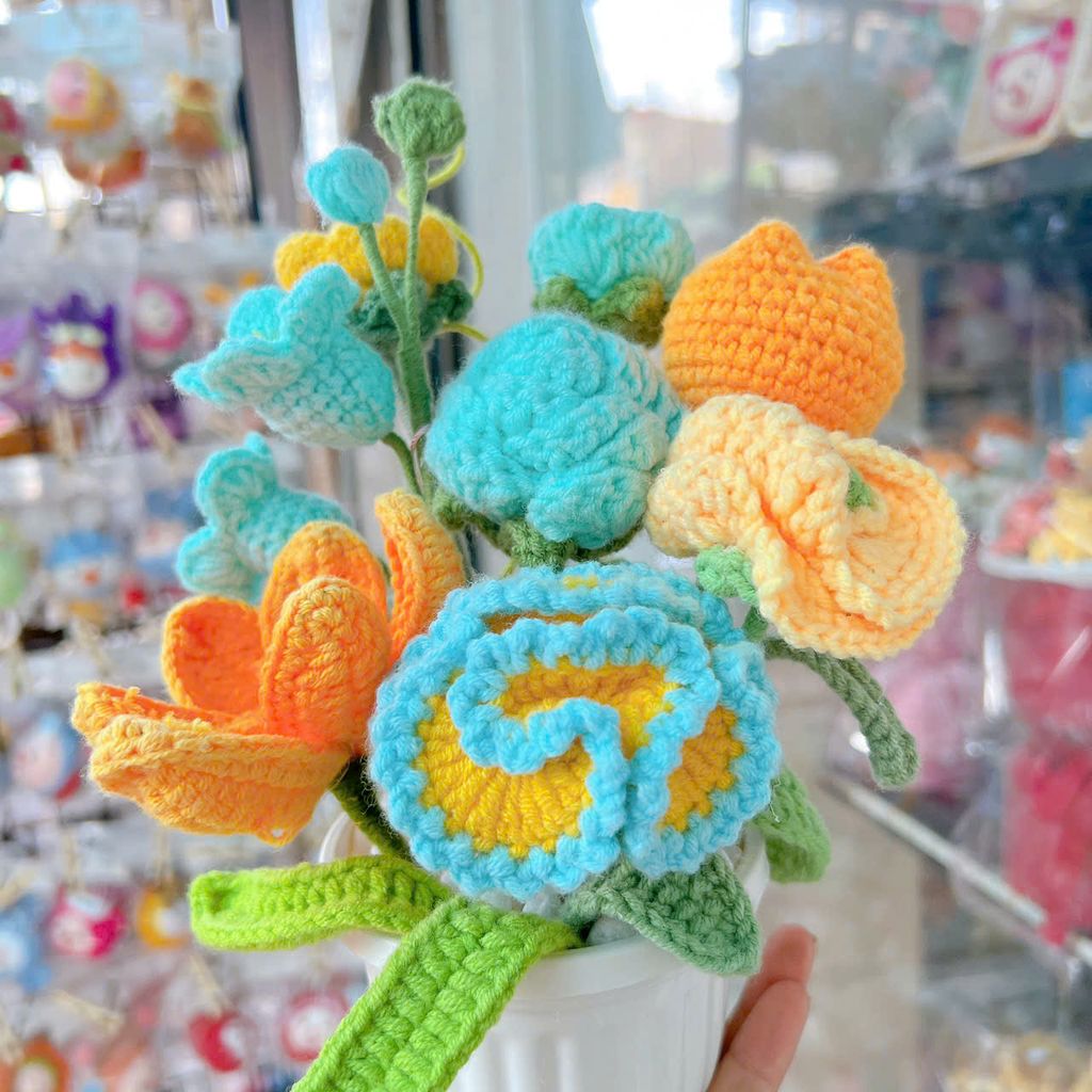 Chậu Hoa Xanh Vàng Cam