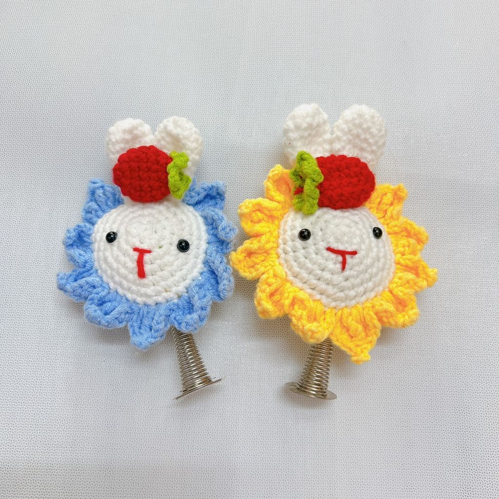 Lúc Lắc Thỏ Bông Hoa