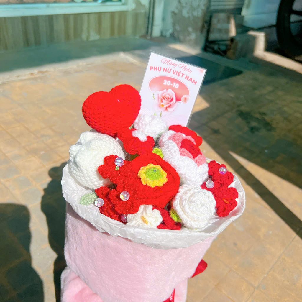 Bó Hoa Tròn Trái Tim Đỏ