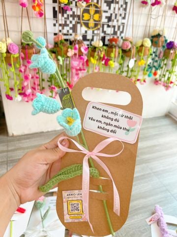 Bìa giấy kraft gắn hoa, cành thú