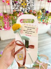 Bìa giấy kraft gắn hoa, cành thú