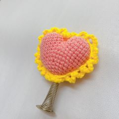 Lúc Lắc Trái Tim Viền Hoa
