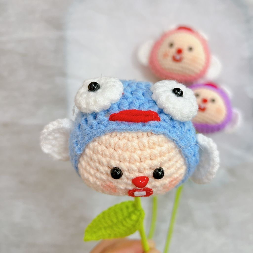 Cành Gấu Mắt To