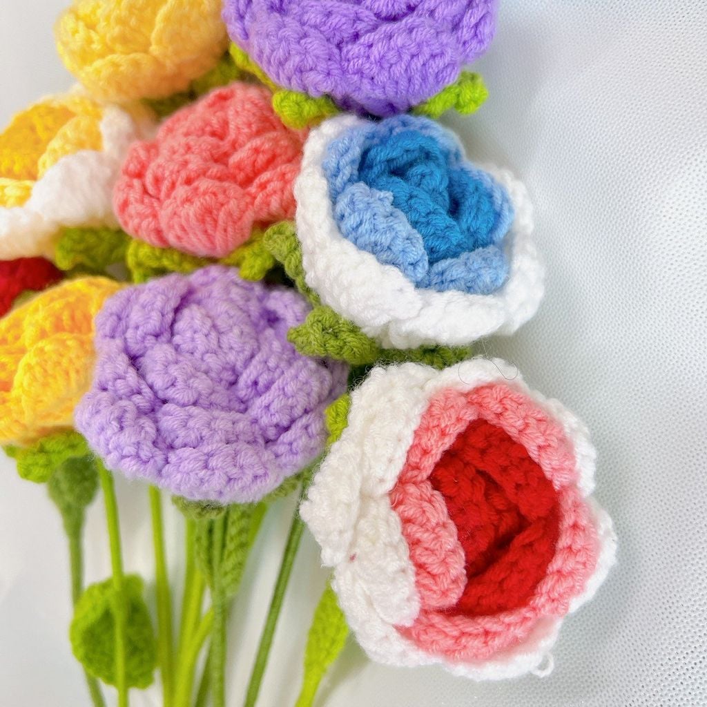 Cành Hoa Hồng Cánh Cuộn