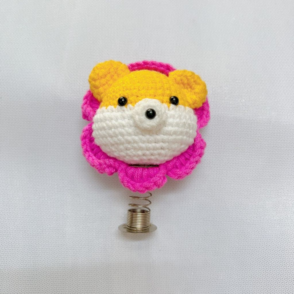 Lúc Lắc Gấu Vàng Viền Hoa