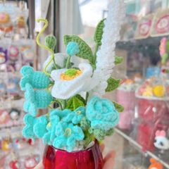 Chậu Hoa Xanh Trắng